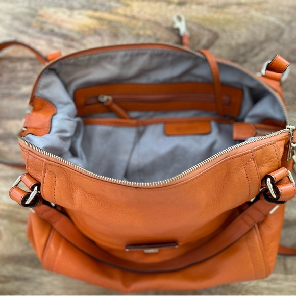 Michael Kors Shoulder/Crossbody Bag in Orange Pebble-beach Leather. - Picture 9 of 16